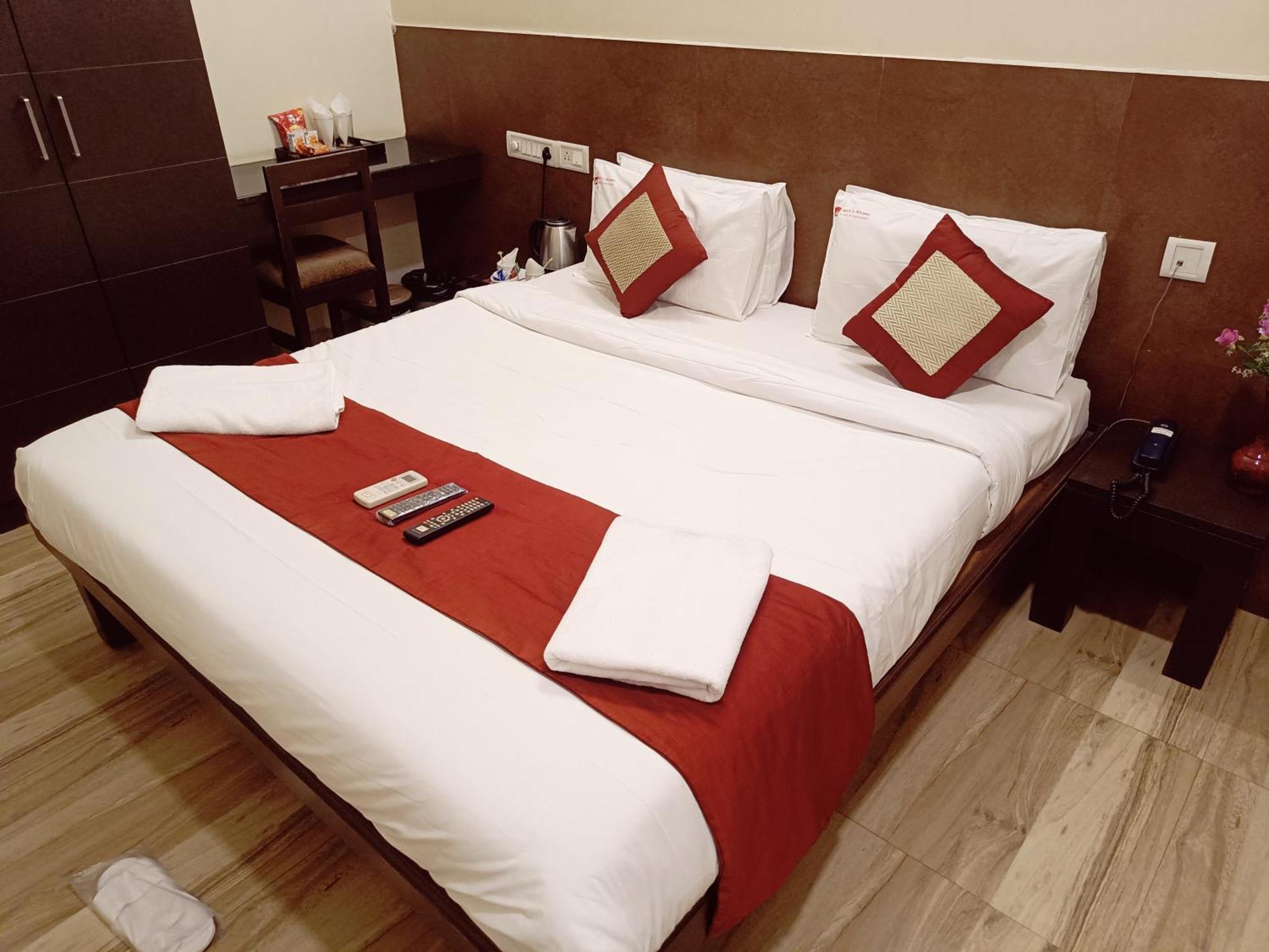 Hotel Marys Arcade Thanjavur Buitenkant foto