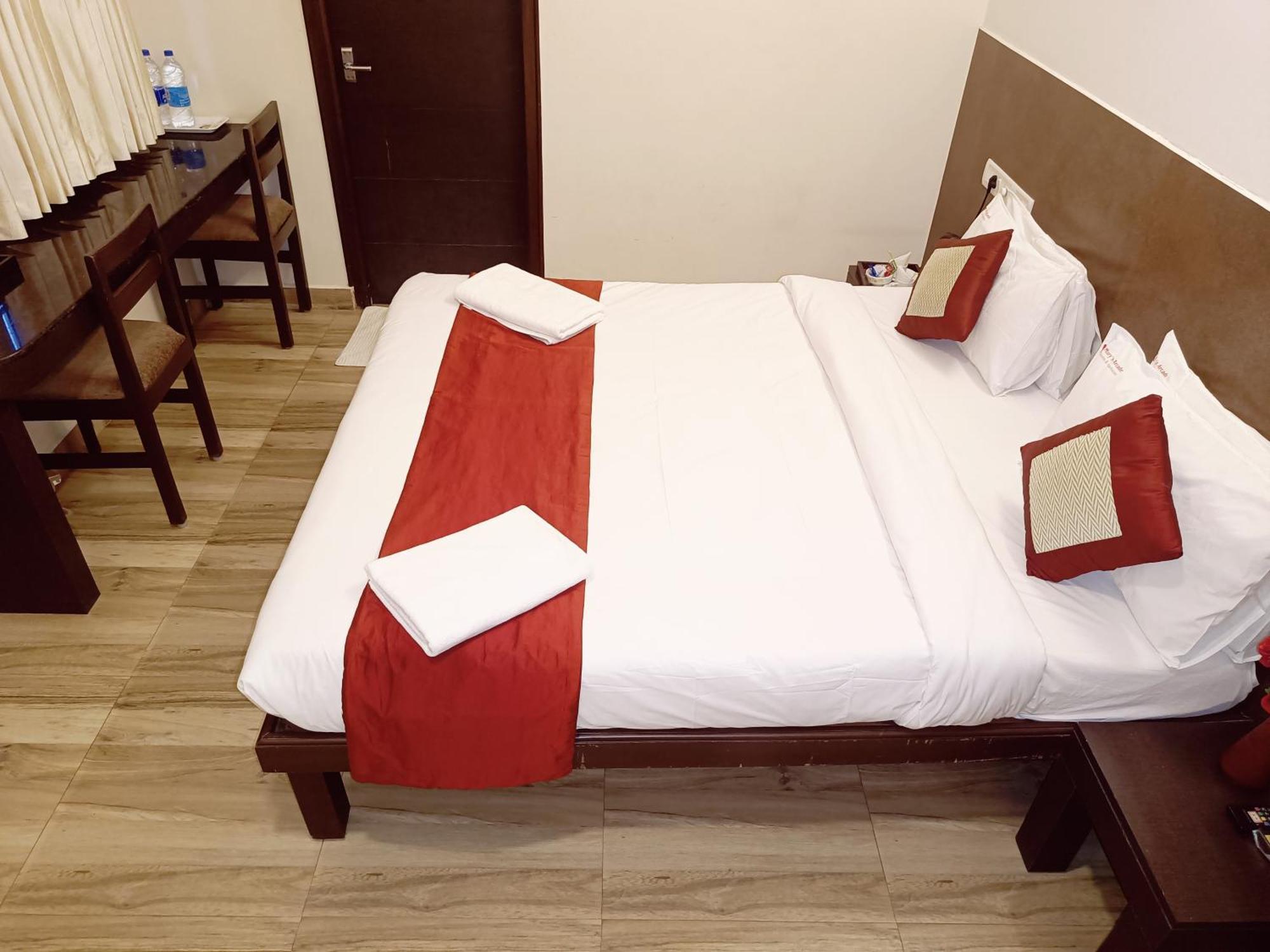 Hotel Marys Arcade Thanjavur Buitenkant foto